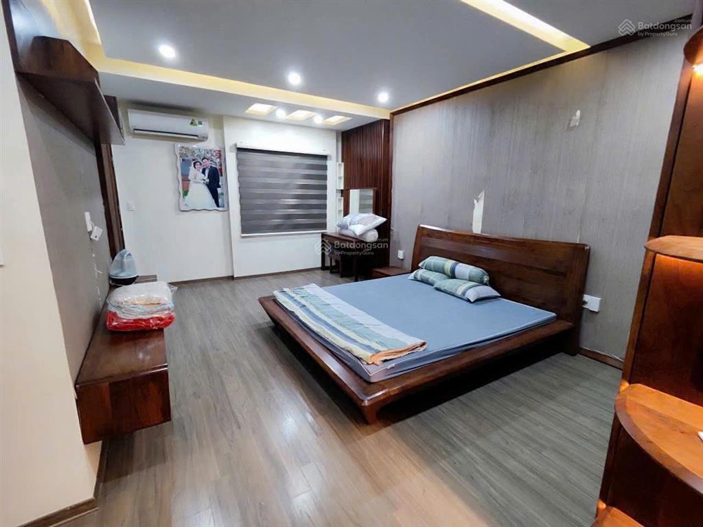 Bán nhà mặt đường đồng thiện thiên lôi.vị trí đẹp.kinh doanh tốt,vỉa hè rộng