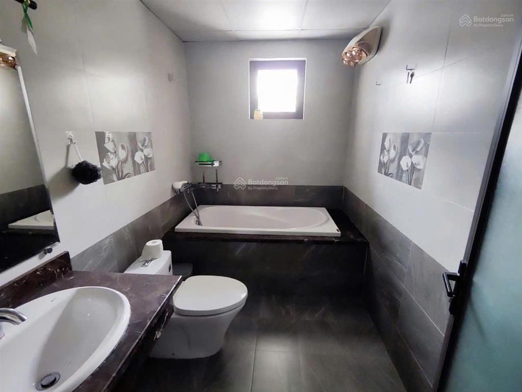 Bán nhà mặt đường đồng thiện thiên lôi.vị trí đẹp.kinh doanh tốt,vỉa hè rộng