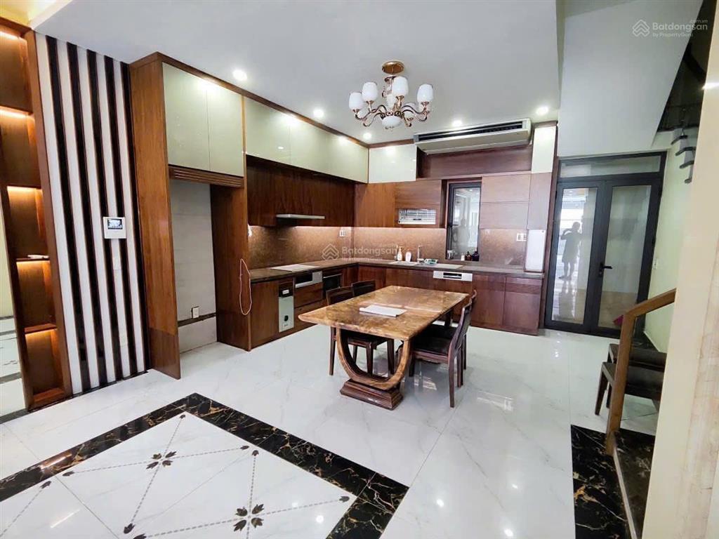 Bán nhà mặt đường đồng thiện thiên lôi.vị trí đẹp.kinh doanh tốt,vỉa hè rộng