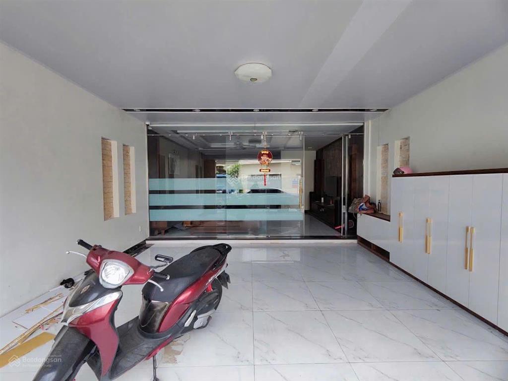 Bán nhà mặt đường đồng thiện thiên lôi.vị trí đẹp.kinh doanh tốt,vỉa hè rộng