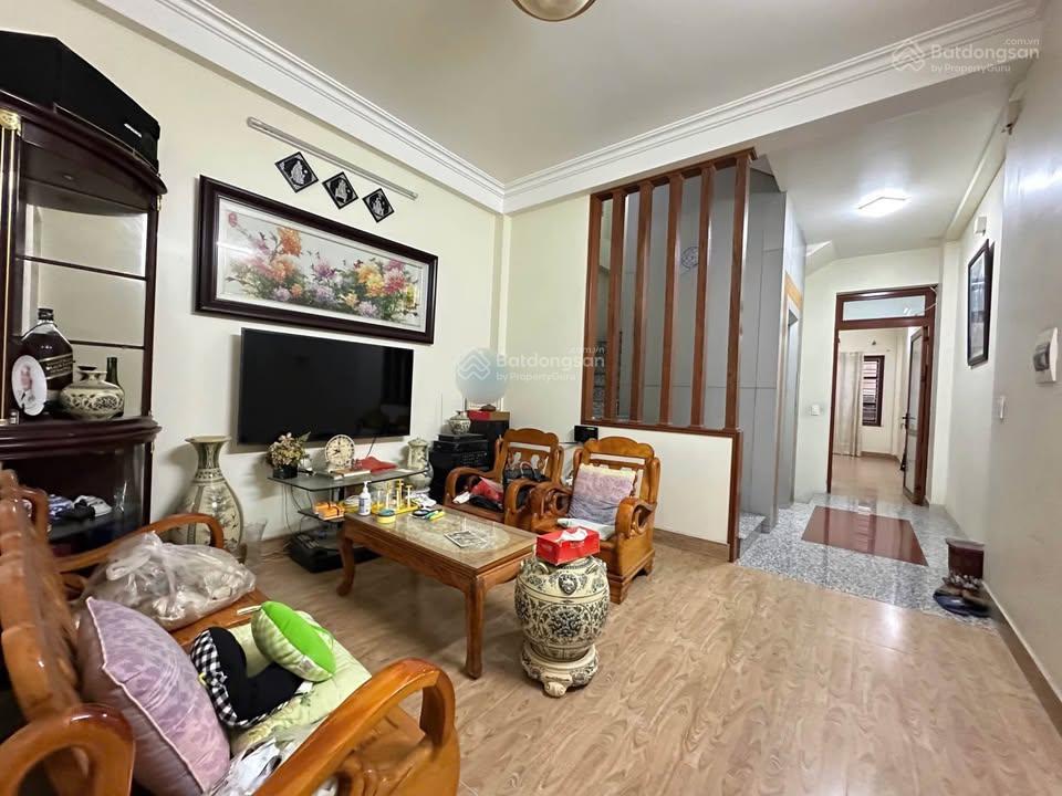 Bán nhà mặt đường chùa hàng ,đoạn đầu gần tô hiệu ,cầu thang máy