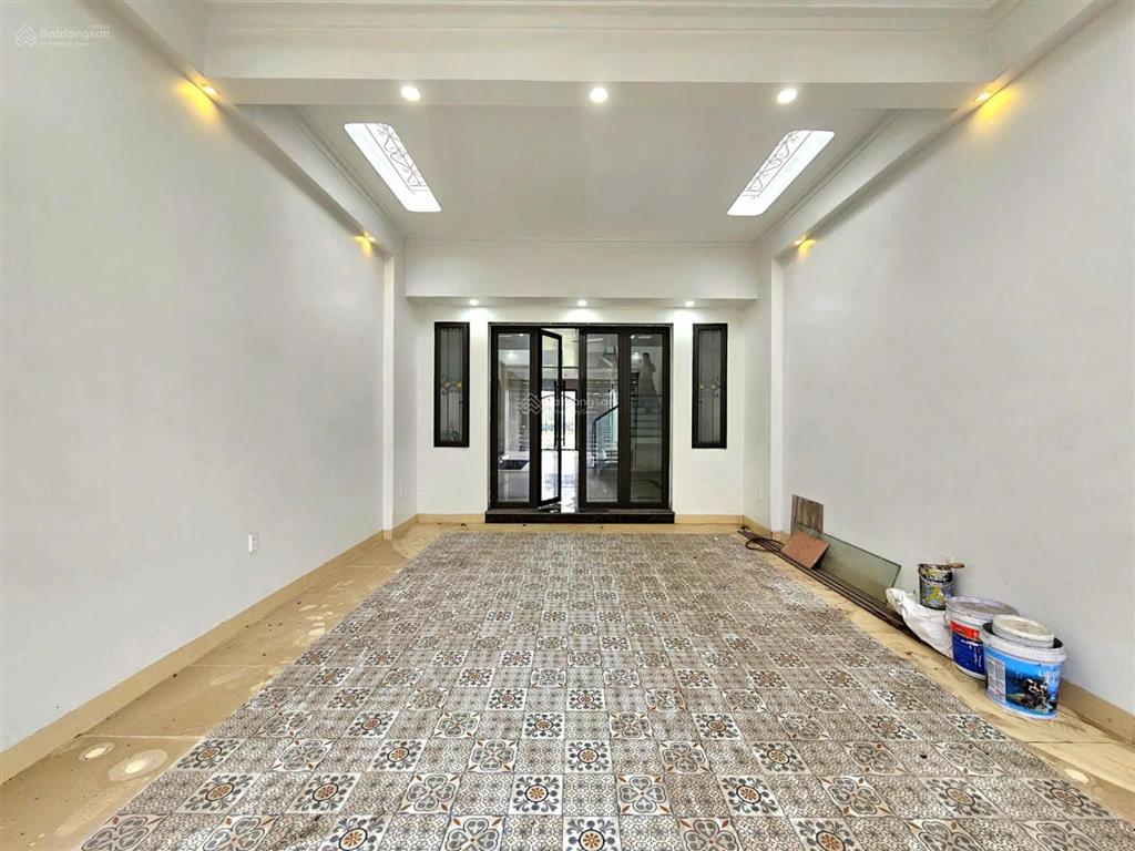 Nhà mặt đường 208 an đồng ,ngay gần ngã tư ắc quy ,vỉa hè rộng ,đăng sau view sông