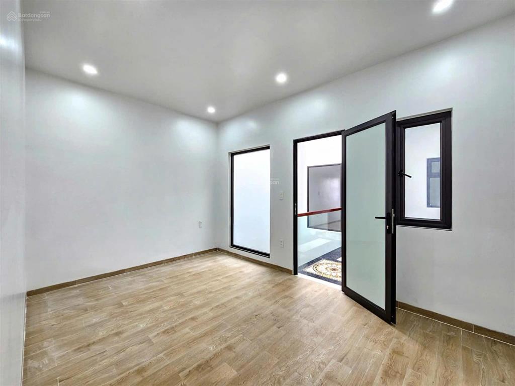 Nhà mặt đường 208 an đồng ,ngay gần ngã tư ắc quy ,vỉa hè rộng ,đăng sau view sông