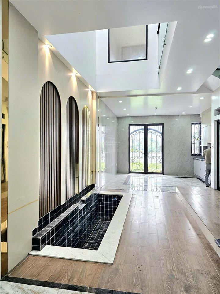 Nhà mặt đường 208 an đồng ,ngay gần ngã tư ắc quy ,vỉa hè rộng ,đăng sau view sông