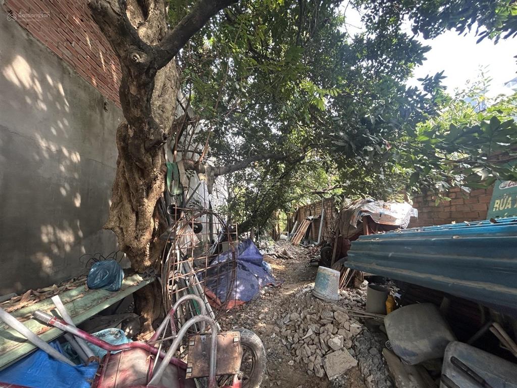 Mt đường 215  tân phú  thủ đức  chỉ 43tr/m2 đất có nhà c4  218m2 full thổ cư  giá 9.5tỷ