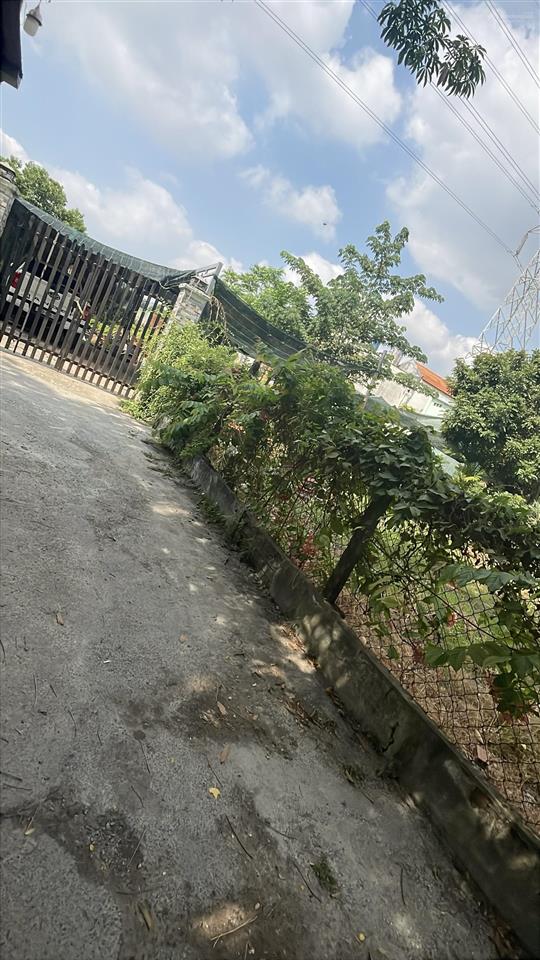 Phước bình  dt 100m2 đất chỉ 6.35t
hxh  ngang 5  xây 3 lầu 1 tum.