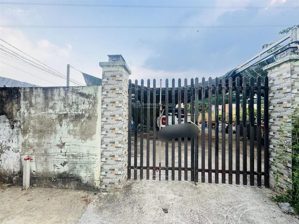 Phước bình  dt 100m2 đất chỉ 6.35t
hxh  ngang 5  xây 3 lầu 1 tum.