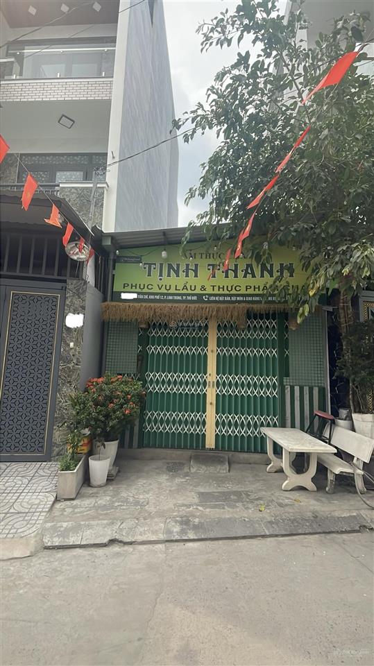 Lê văn chí  linh trung  hẻm 7m  chỉ 5.85t.
bán nhà c4 đang kinh doanh quán ăn.