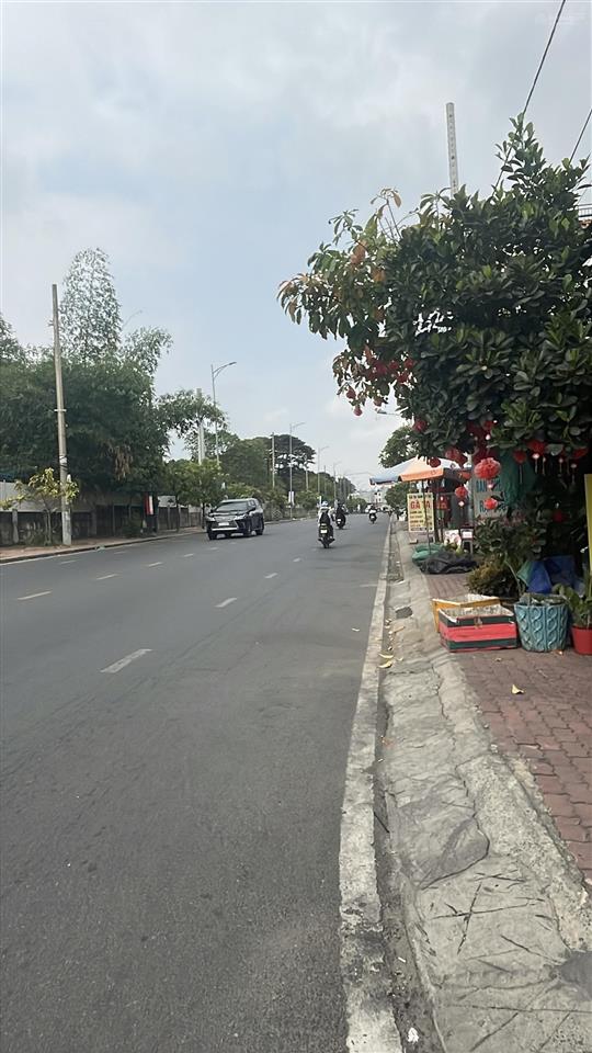 Lê văn chí  linh trung  hẻm 7m  chỉ 5.85t.
bán nhà c4 đang kinh doanh quán ăn.