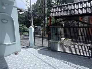 Linh đông  chỉ 5,7 tỷ  85m2 2 lầu  3pn  hxh sạch đẹp  góc 2 mt