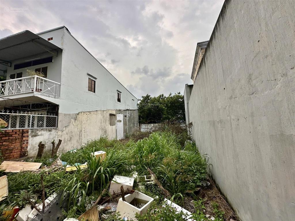 Lê văn việt  8 tỷ  112m² đất hxh 1 trục.
ngang 7m  cách mặt tiền 50m