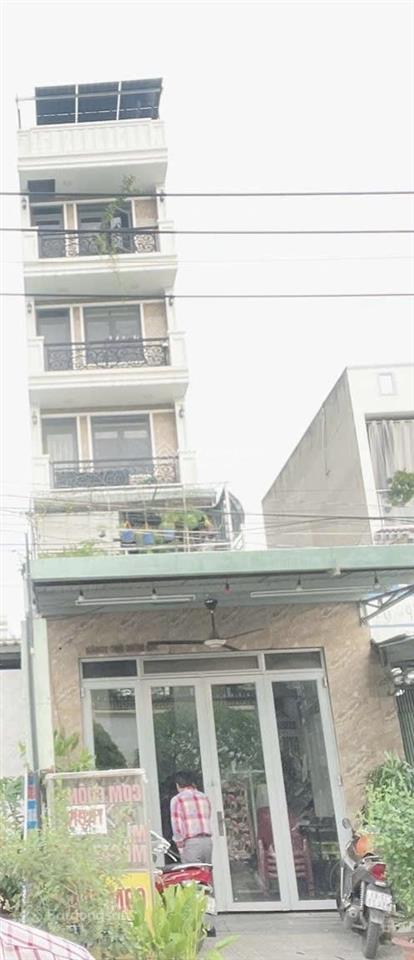 Mt bưng ông thoàn  hơn 12 tỷ  nhà 6 tấm kinh doanh đa ngành nghề  có thang máy.