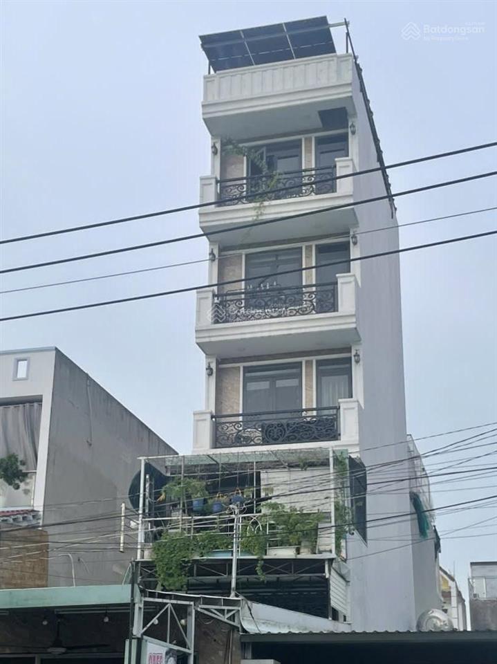 Mt bưng ông thoàn  hơn 12 tỷ  nhà 6 tấm kinh doanh đa ngành nghề  có thang máy.