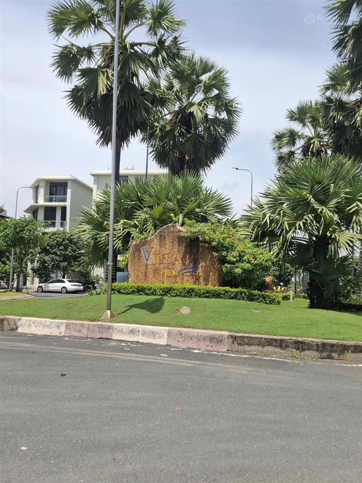 Mt bưng ông thoàn  hơn 12 tỷ  nhà 6 tấm kinh doanh đa ngành nghề  có thang máy.