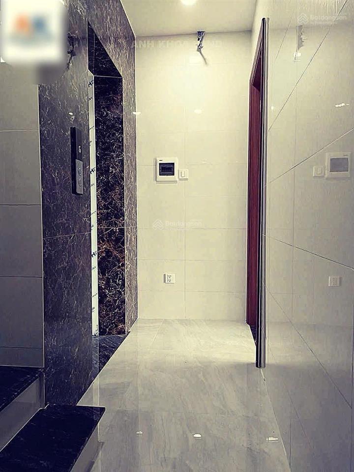Mt bưng ông thoàn  hơn 12 tỷ  nhà 6 tấm kinh doanh đa ngành nghề  có thang máy.
