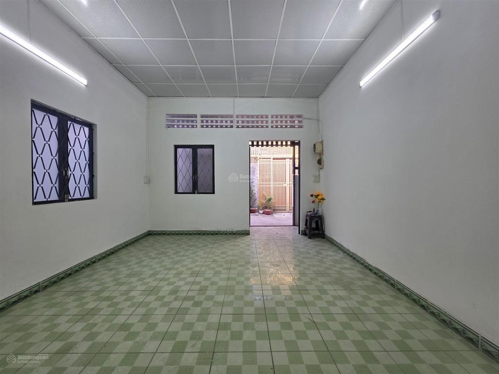 Lê văn việt  hơn 4 tỷ  nhà sd 80m²  3pn khu dân cư hiện hữu  an ninh  ngang 5.3m