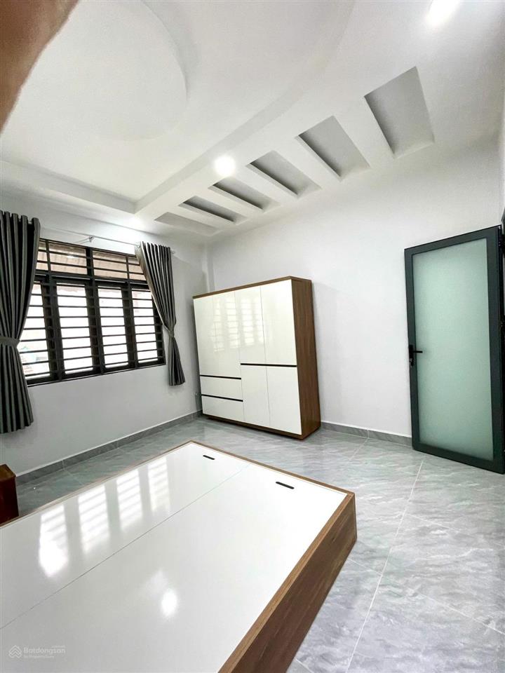 Lê văn việt  hơn 7tỷ  4 tấm  hxh 6m. nhà mới  5pn  5wc  sẵn nội thất
