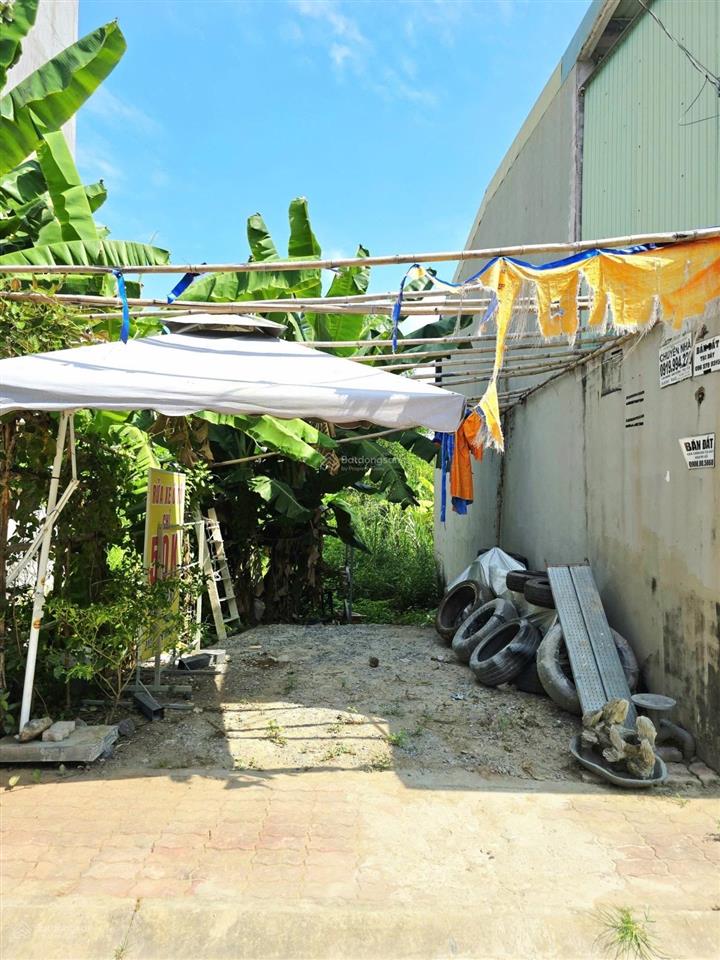 Đất vinhomes  chỉ 3.3 tỷ  đường 8m. ngang 4.2m  xây cao tầng