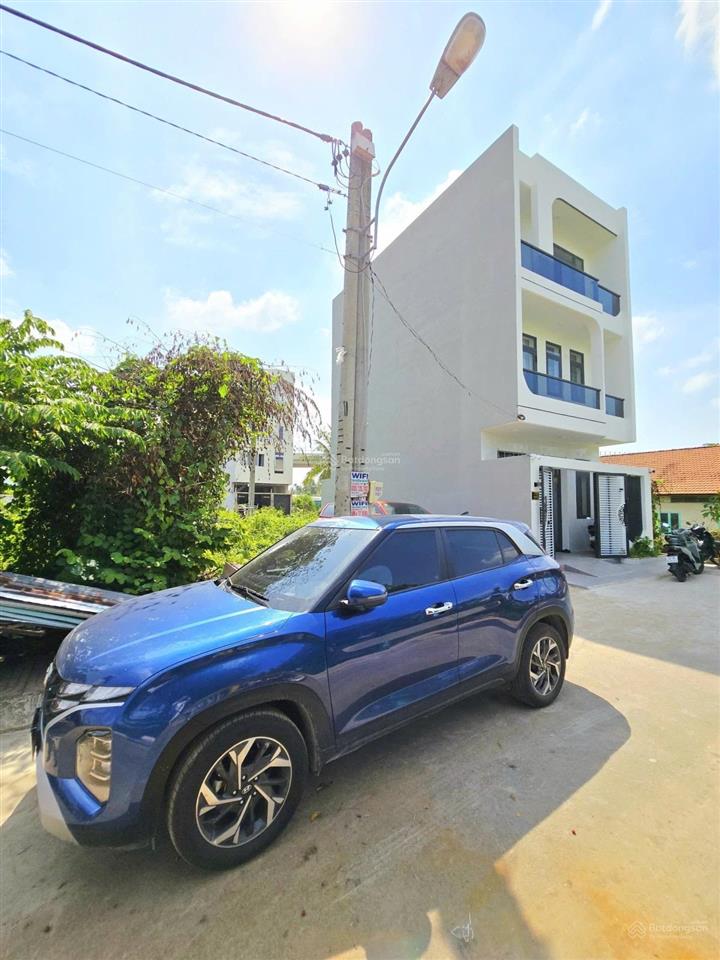 Đất vinhomes  chỉ 3.3 tỷ  đường 8m. ngang 4.2m  xây cao tầng