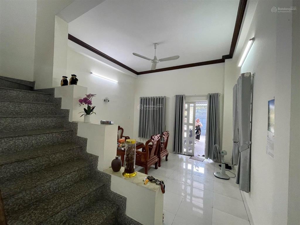 7.5tỷ  nhà mt đường sốhoàng hữu nam 105m2 ngang 5m  2 lầu mới  3pn.