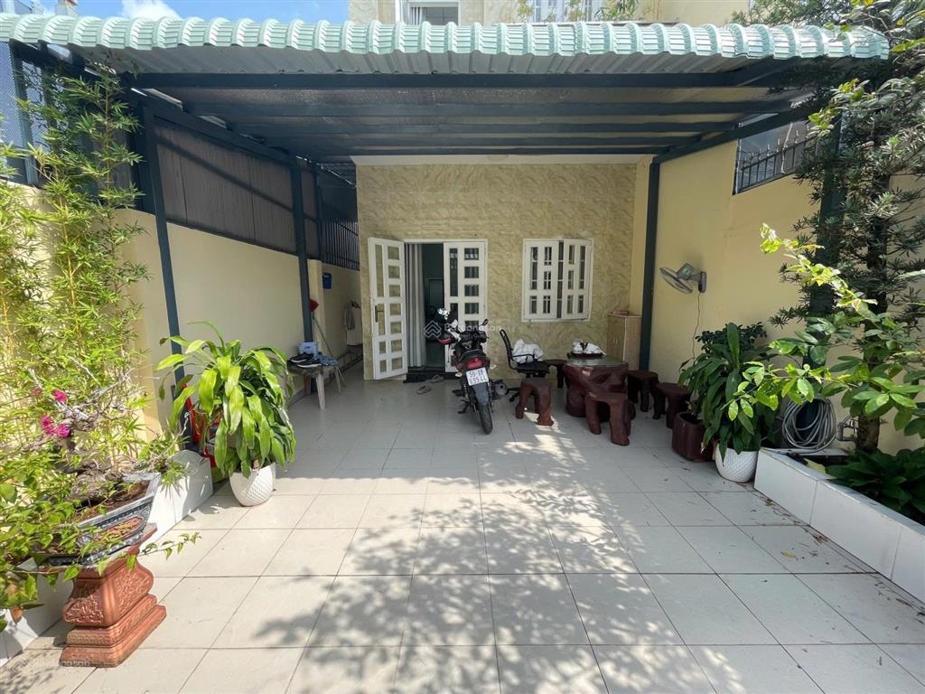 7.5tỷ  nhà mt đường sốhoàng hữu nam 105m2 ngang 5m  2 lầu mới  3pn.