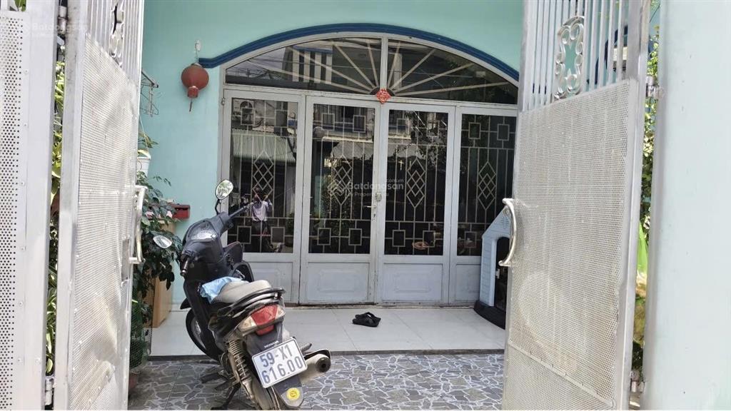 Mặt tiền đường 102  cách man thiện chỉ 50m  ngang 6m hiếm  165,7m²  giá tốt khu vực