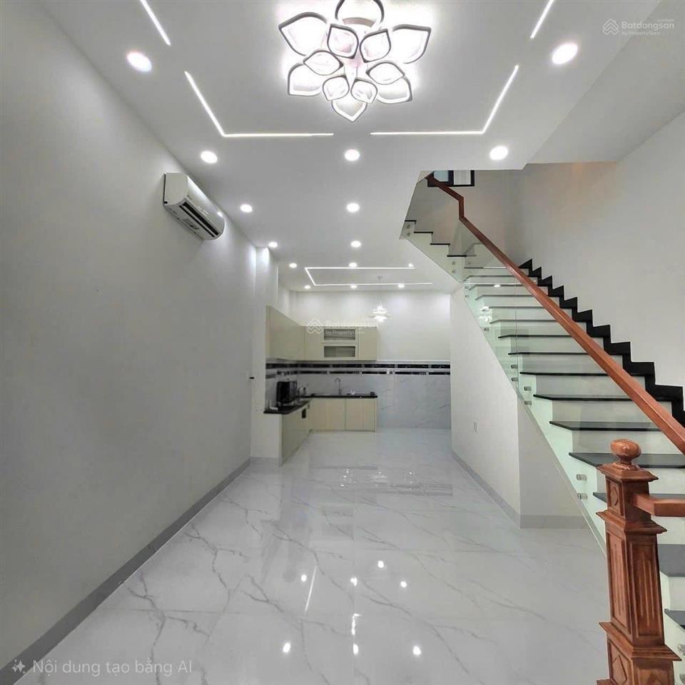 Kế vinhomes  nhà 4 tấm  chỉ hơn 4 tỷ đường 10m  4pn  3wc  mới