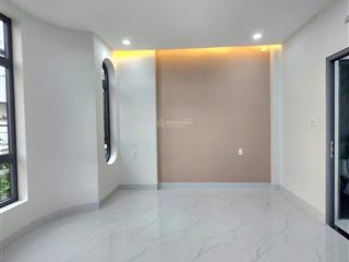 Kế vinhomes  nhà 4 tấm  chỉ hơn 4 tỷ đường 10m  4pn  3wc  mới