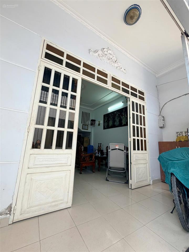 Phước long b  nhà 2 lầu  hẻm ô tô. 6 tỷ ngang 5.3m  gần đỗ xuân hợp