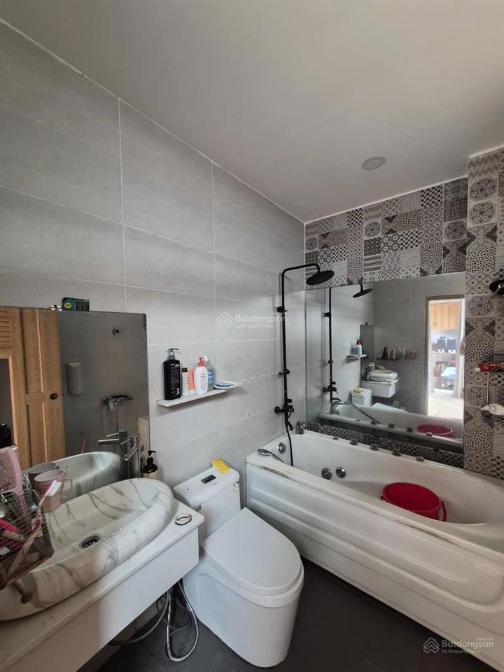 Tăng nhơn phú  3 lầu  97m2  7 tỷ hơn ngang 7.4m  ô tô tránh  3pn master.