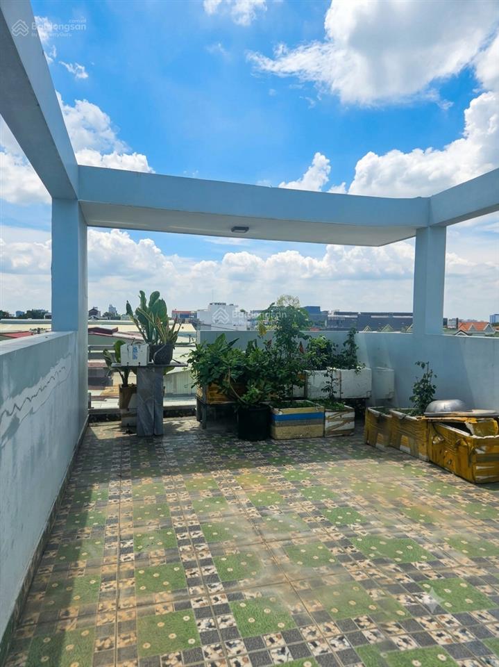 Bán nhà gần ngã 3 mỹ thành  4 lầu  6tỷ2 4pn  sân ô tô  ngay ford suối tiên