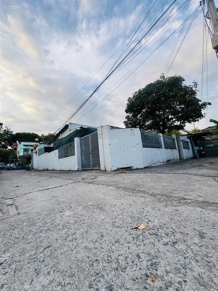 Hẻm 5m  52m2  3tỷ6 ngang 4.5m  cách lê văn việt 500m