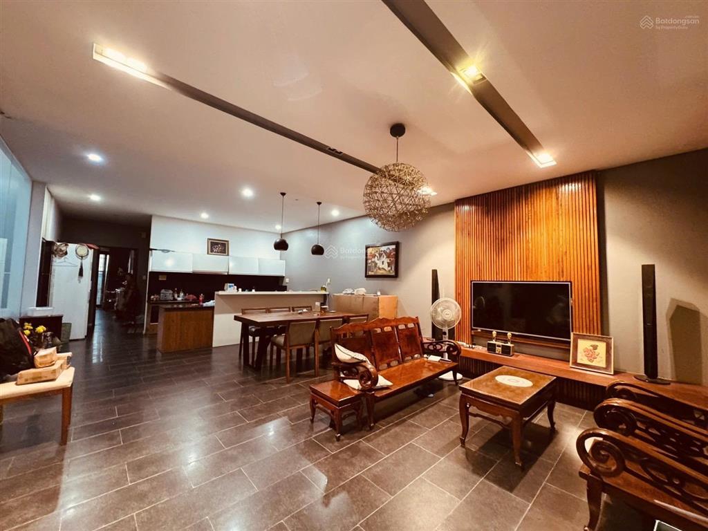 Lê văn việt  giá cũ 21 tỷ  mới 16 tỷ villa 3 tầng  185m2  thiết kế sang trọng