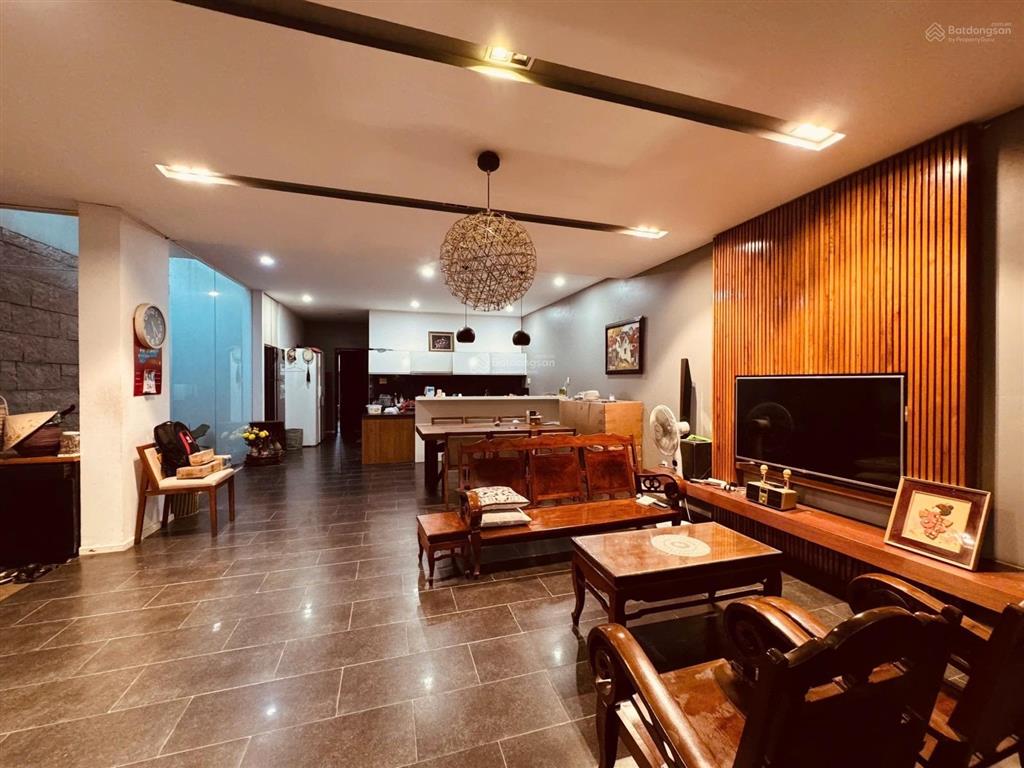 Lê văn việt  giá cũ 21 tỷ  mới 16 tỷ villa 3 tầng  185m2  thiết kế sang trọng