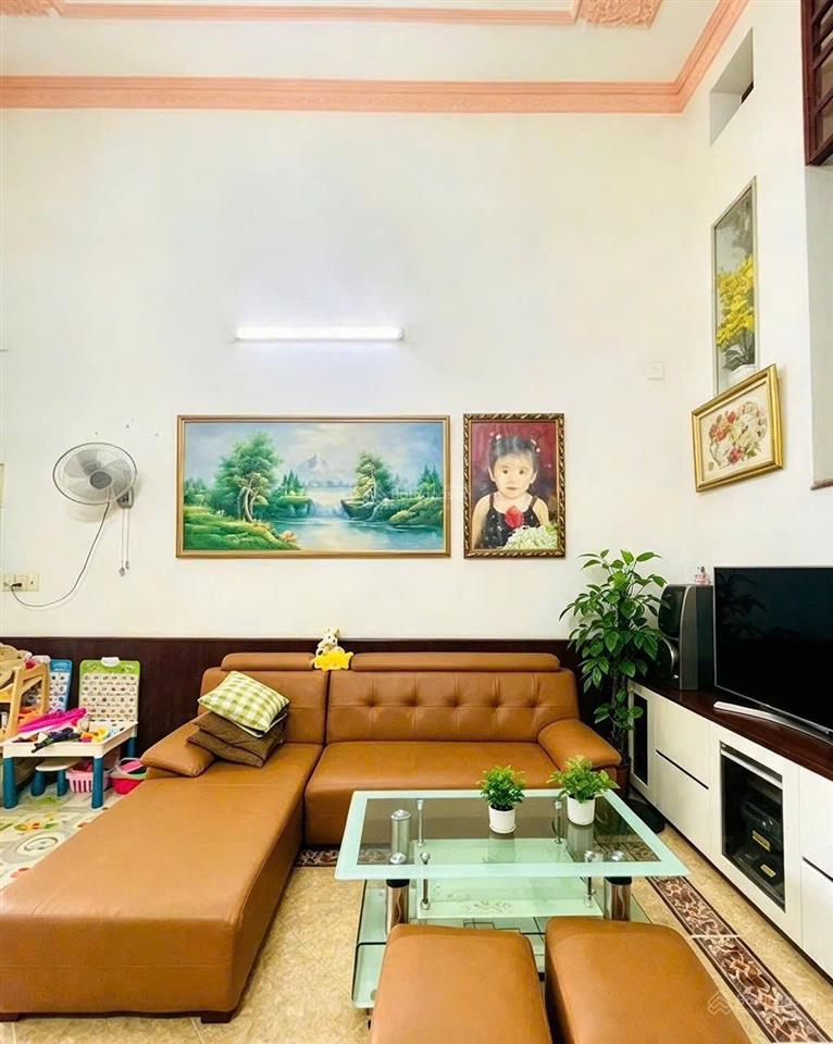 Tây hòa  hẻm 8m  4 lầu  8tỷ99 rẻ hơn căn kế bên 3tỷ  nhà đẹp chỉ về ở phước long a