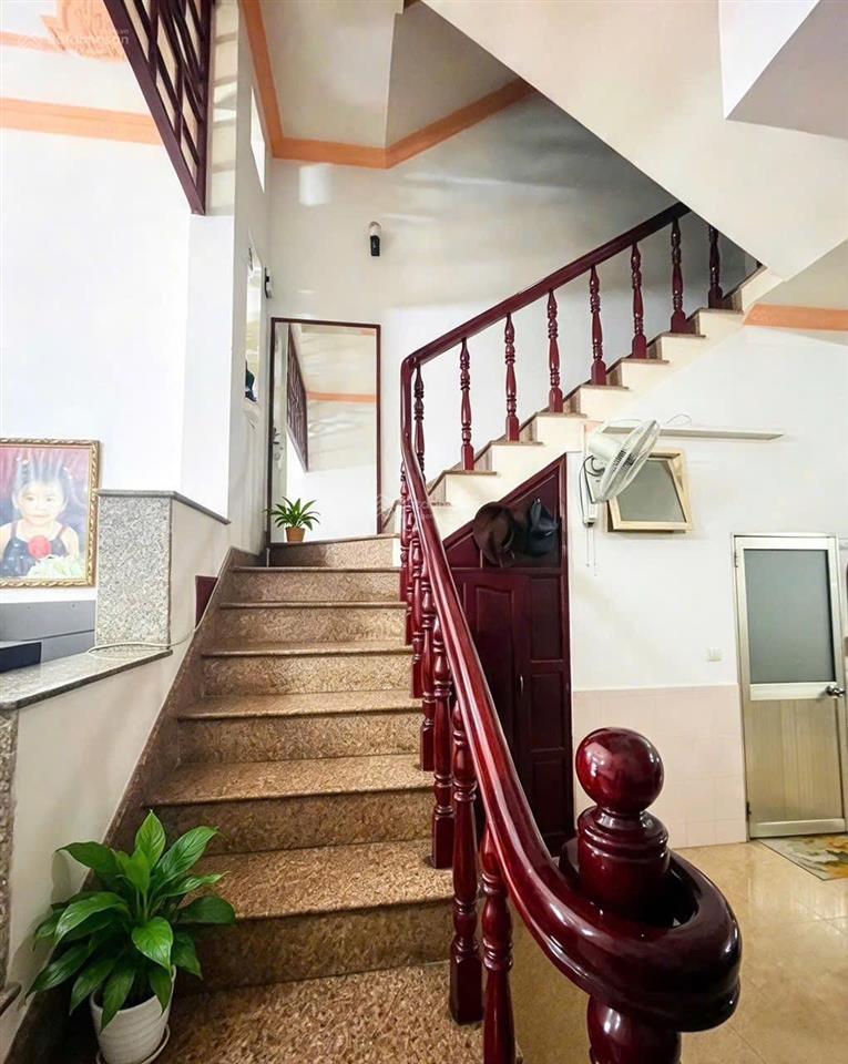 Tây hòa  hẻm 8m  4 lầu  8tỷ99 rẻ hơn căn kế bên 3tỷ  nhà đẹp chỉ về ở phước long a