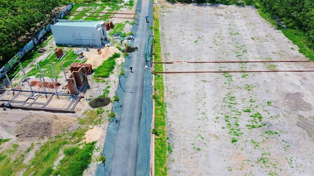 Anh/chị đang tìm đất gần kcn giá mềm thì nên đi xem khu minh long chơn thành, 600 triệu/225m2