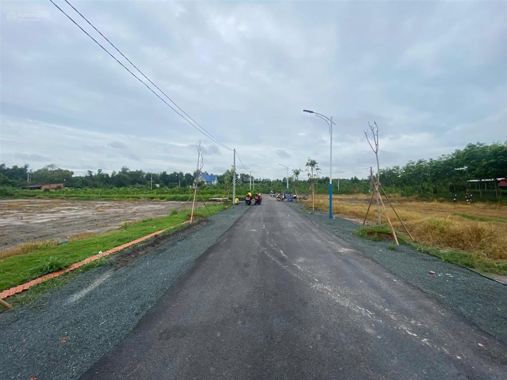 Anh/chị đang tìm đất gần kcn giá mềm thì nên đi xem khu minh long chơn thành, 600 triệu/225m2