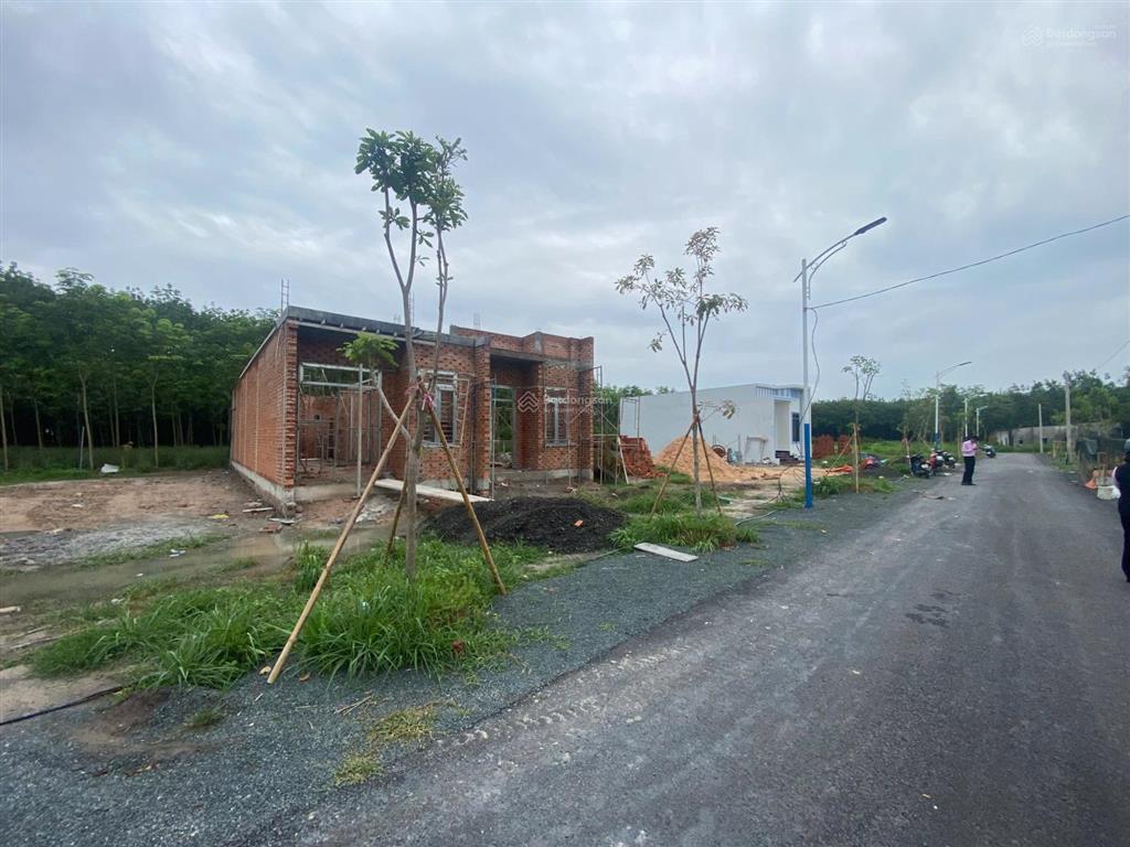 Anh/chị đang tìm đất gần kcn giá mềm thì nên đi xem khu minh long chơn thành, 600 triệu/225m2