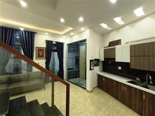 ► K408 Hoàng Diệu, 50.3m2, 3 tầng 3PN WC trong, sân thượng trước sau rộng, thoáng, 3.xx tỷ