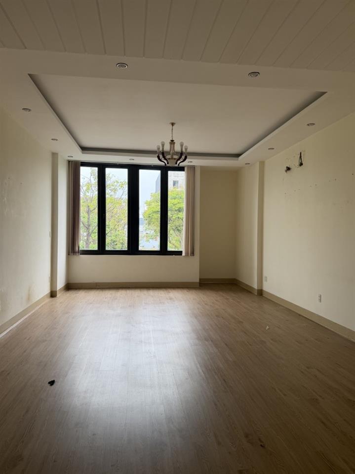 ► Mặt Tiền đường 30 tháng 4, gần Quảng Trường giá trị thực, tiềm năng cao, 160.5M2, 4