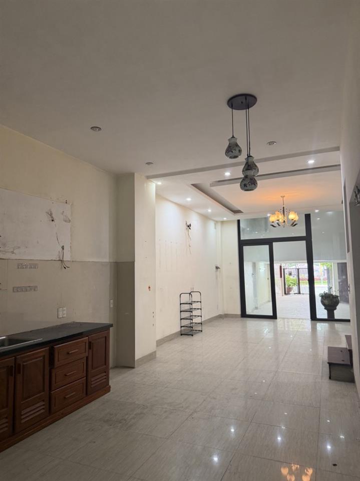 ► Mặt Tiền đường 30 tháng 4, gần Quảng Trường giá trị thực, tiềm năng cao, 160.5M2, 4
