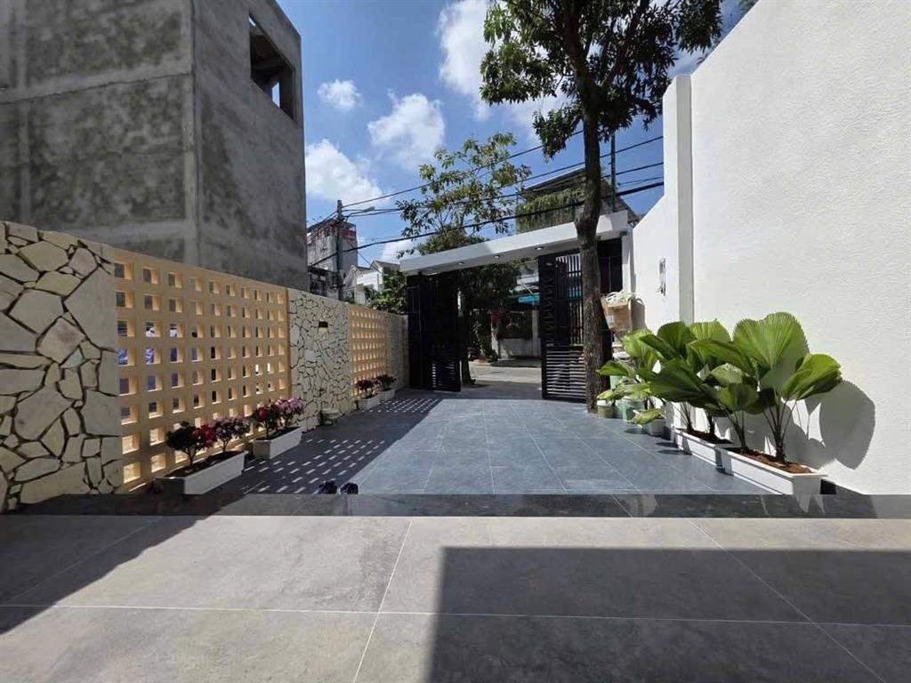 ► Mặt Tiền Nguyễn Như Hạnh 102m2, 3 tầng, 4PN, sân Ô tô, 6.xx tỷ