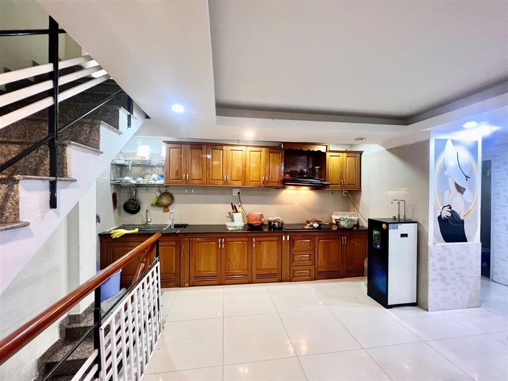 ► Kiệt Ô tô sát MT Đống Đa, 5 tầng, nhỉnh 5 tỷ