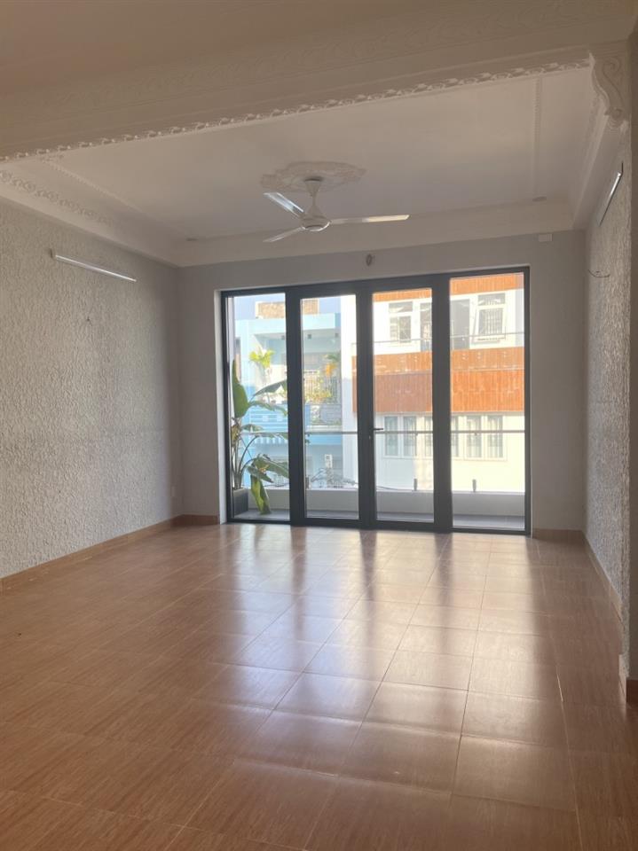 ► MT Huỳnh Thúc Kháng, Phố Ẩm Thực sát Cầu Rồng, 70m2, 4 tầng, 7 Phòng KD, giảm Sâu 1 tỷ