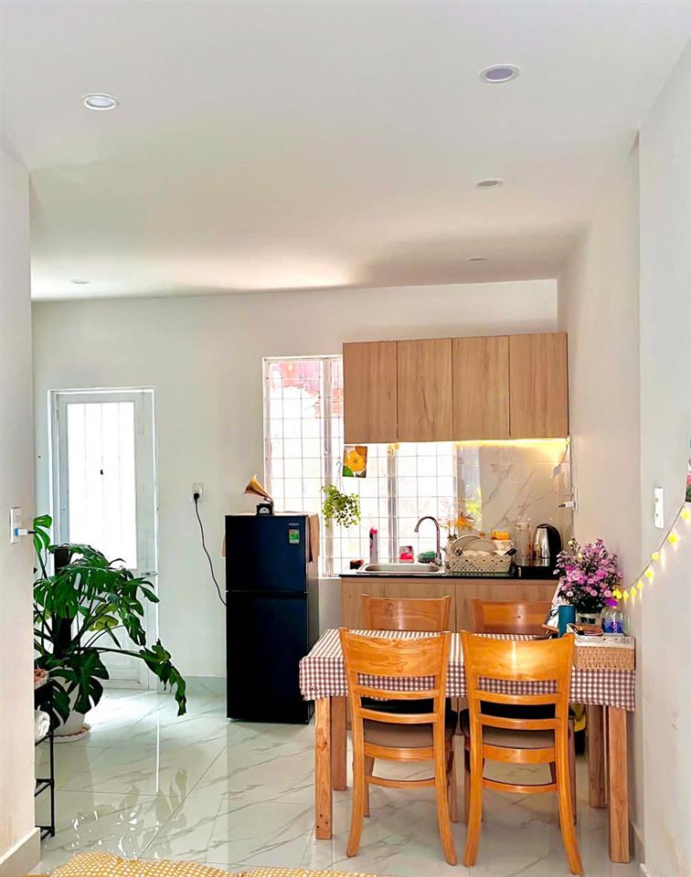 ► Nhà Kiệt Lê Thanh Nghị ngay Chợ Hòa Cường, 82m2, 2 căn hộ thu 10tr/th, 3.xx tỷ