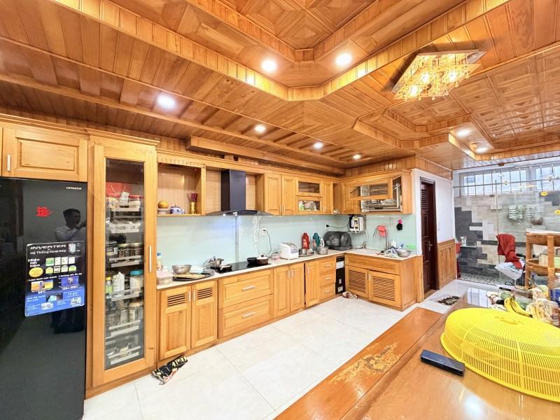► Biệt thự gỗ Cao Cấp MT Thái Thị Bôi, đường 7.5m, Kinh Doanh, 86m2, 4 tầng, Giảm Sâu 3.5