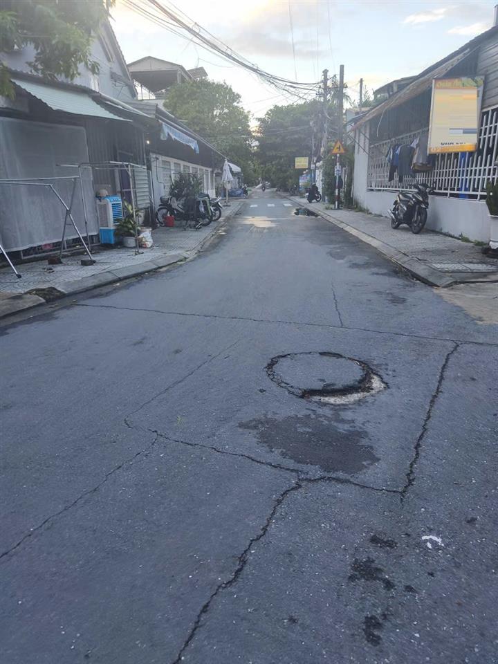 ► Đường Lê Văn Hưu sát Phố Cổ Hội An 105m2, ngang 6.5m, 2 tầng 5.x tỷ