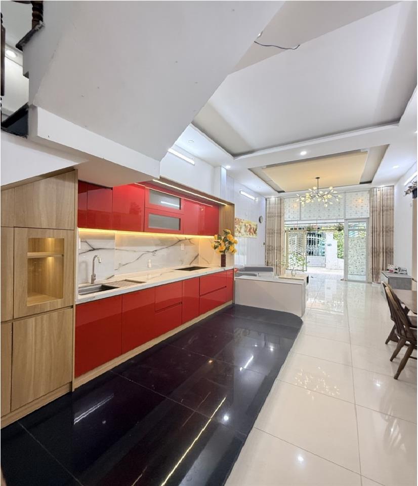 ► K3m Gần MT Trần Huy Liệu, 75m2, 2 tầng, 3PN, sân rộng, hơn 3 tỷ