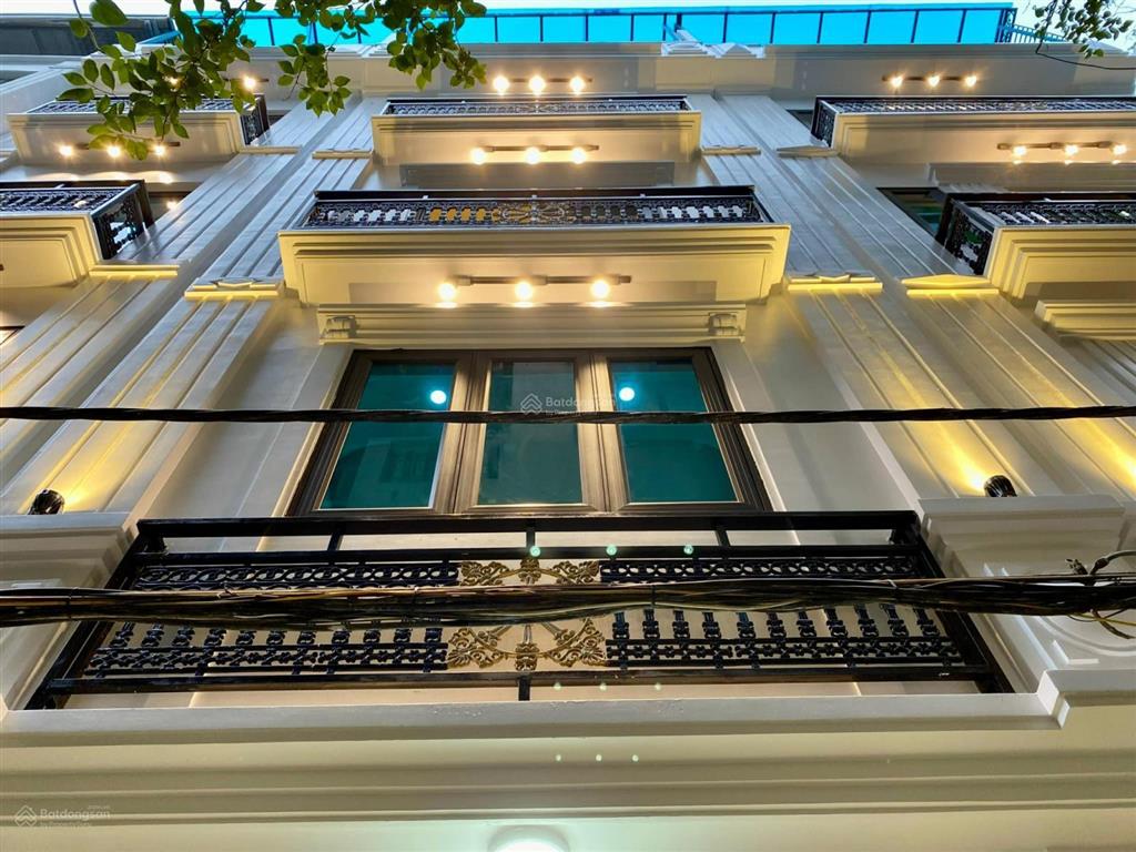 Bán nhà 4t x 40m2. ô tô đỗ đầu nhà. full đầy đủ nội thất cơ bản. gần trườngtd thể thao giá 3,25tỷ